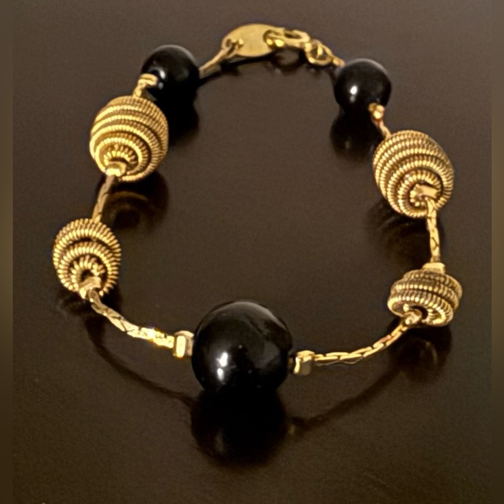 🖤 Vintage Trifari Black & Gold Beaded Bracelet | Signed Gold Tone (7”)